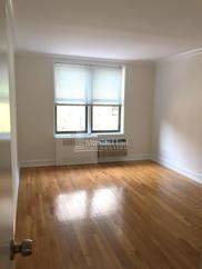 Main picture of 151 W 16th St