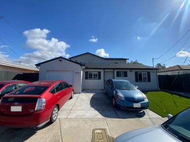 Main picture of 5163 Ewing St