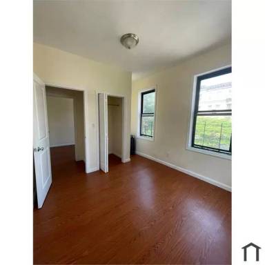 Main picture of 1925 D St NE