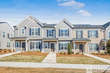 Main picture of 9002 Clayton Aly NW