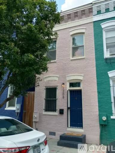 Main picture of 1208 Wylie St NE