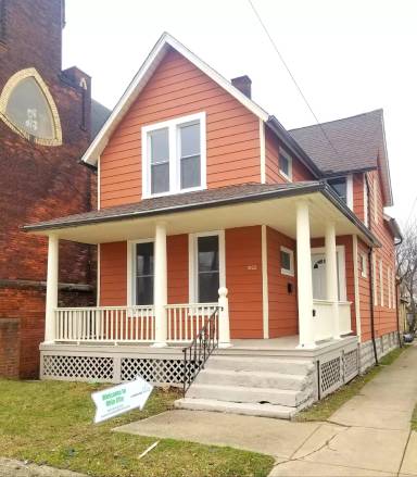 Main picture of 2100 W 44th St