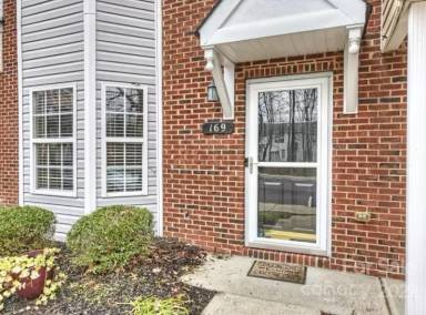 Main picture of 169 Marquis Ct
