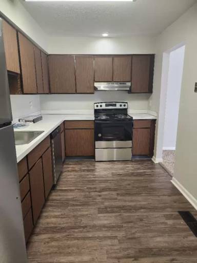 Main picture of 1145 S Main St