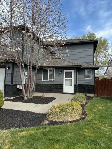 Main picture of 1951 NW Larch Spur Ct