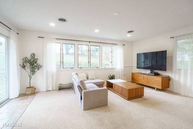 Main picture of 172 Lenor Dr