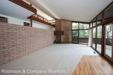 Main picture of 818 La Mesa Dr