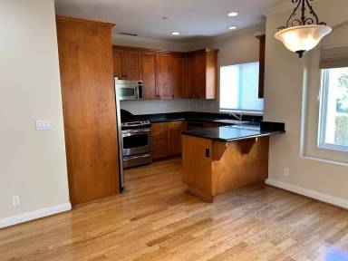 Main picture of 2130 Washington Ave