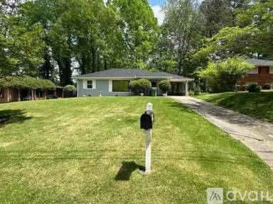 Main picture of 714 Lynn Cir SW