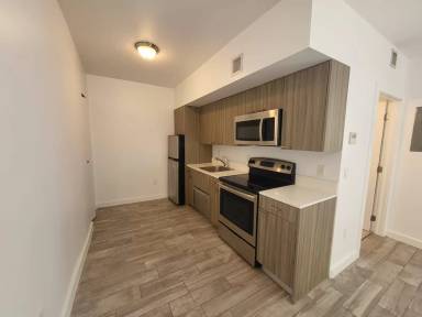 Main picture of 551 Michigan Ave