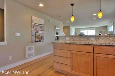 Main picture of 9202 Interlake Ave N