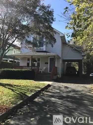 Main picture of 130 2nd Ave