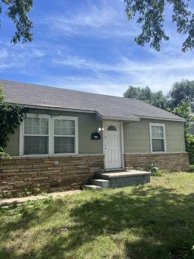 Main picture of 1617 N Oxford Ave