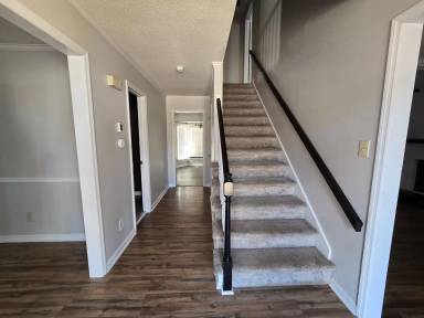 Main picture of 6172 Lakeway Dr