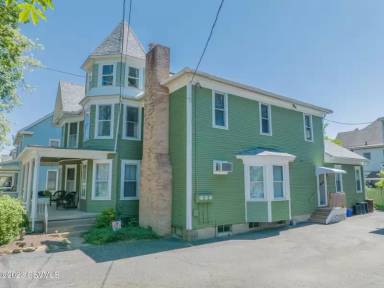 Main picture of 310 E 2nd St