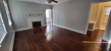Main picture of 208 W 21st St