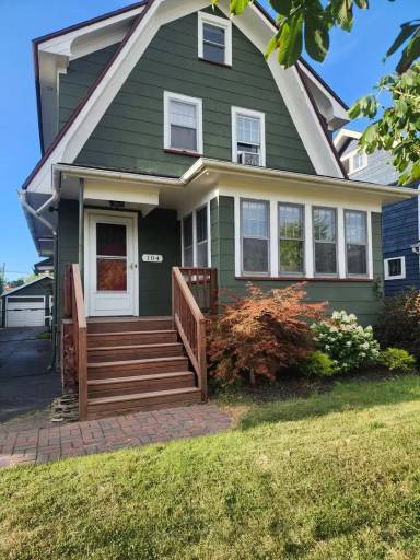 Main picture of 104 Spencer Rd
