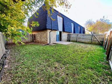 Main picture of 1207 Lakecrest Dr