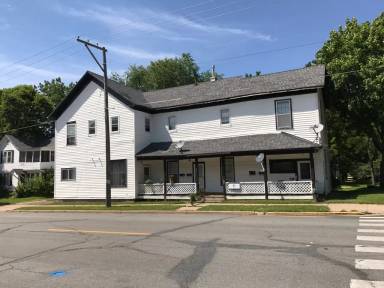 Main picture of 921 Main St E