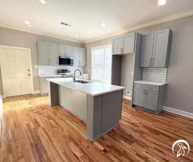 Main picture of 900 N 3rd St
