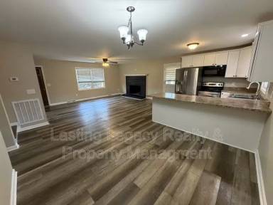 Main picture of 179 Canterbury Dr