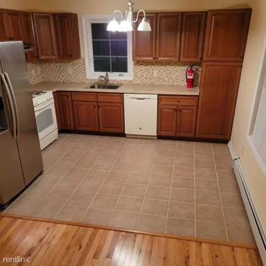 Main picture of 64 Atlantic St