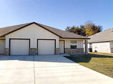 Main picture of 210 E Washington Ave