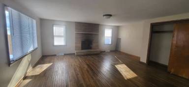 Main picture of 179 Lake St