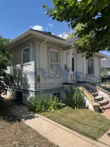 Main picture of 912 W Park Ave