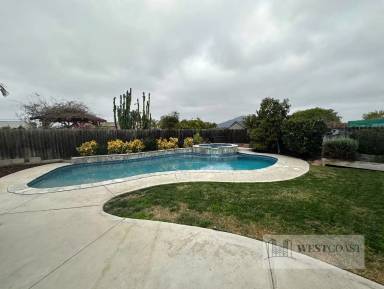 Main picture of 6036 Winfield Ave