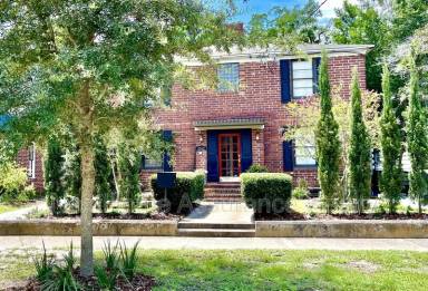 Main picture of 2562 Dellwood Ave
