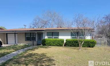 Main picture of 215 Nash Blvd