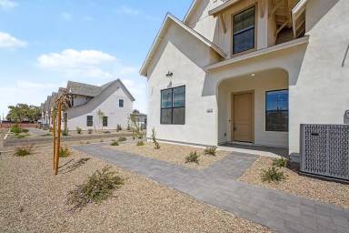 Main picture of 8232 E University Dr