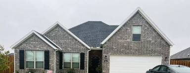 Main picture of 401 Peach Ave