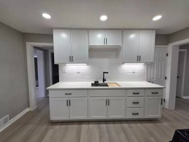 Main picture of 913 Peralta St