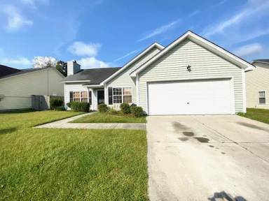 Main picture of 229 Equinox Cir