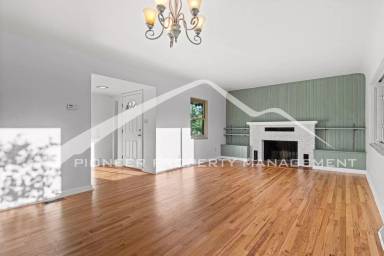 Main picture of 1212 Mount View Ln