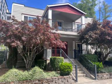 Main picture of 1965 NW Raleigh St