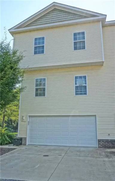 Main picture of 810 Skelton Way
