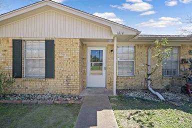 Main picture of 1414 Hillside Dr