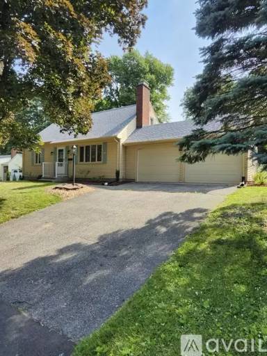Main picture of 32 Saint James Ave