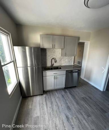Main picture of 1867 W 57th St