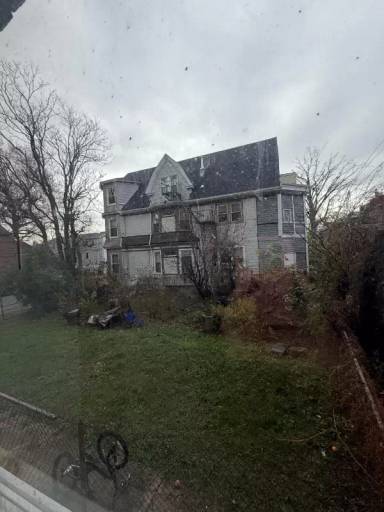 Main picture of 320 S Orange Ave