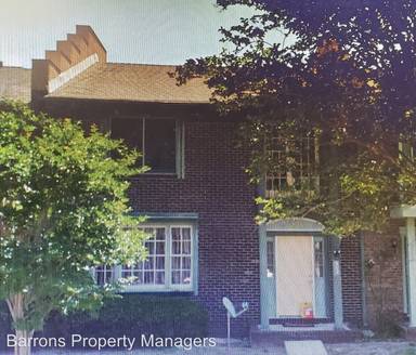 Main picture of 215 Russ Dr