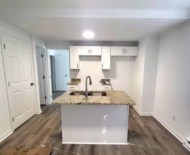 Main picture of 202 Thomas Ln