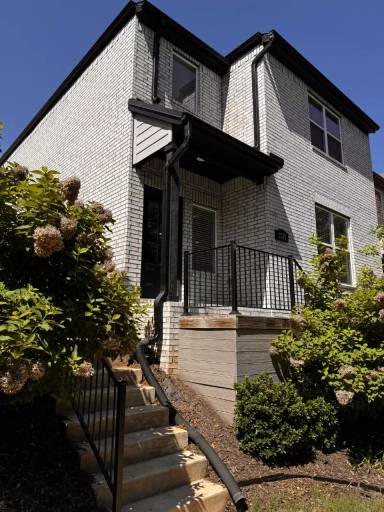Main picture of 2369 E Amherst Aly