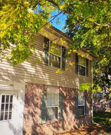 Main picture of 644 Lakeside Dr