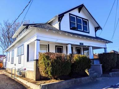 Main picture of 217 SW 3rd St