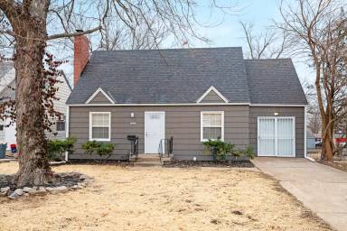 Main picture of 1203 E 80th St