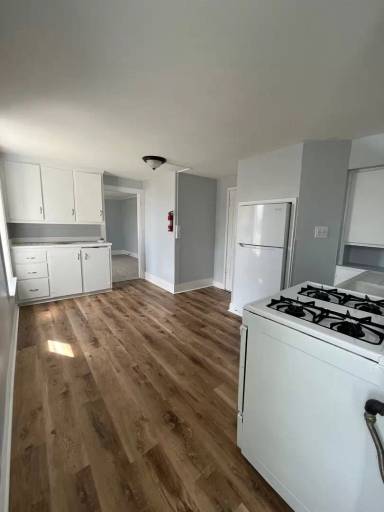 Main picture of 412 S Excelsior Ave